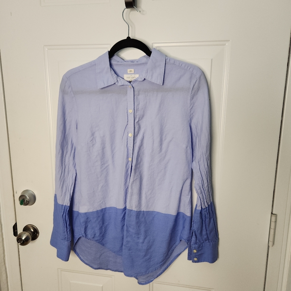 Ann Taylor LOFT The Softened Blue Block Button Up Shirt  Size Medium‎